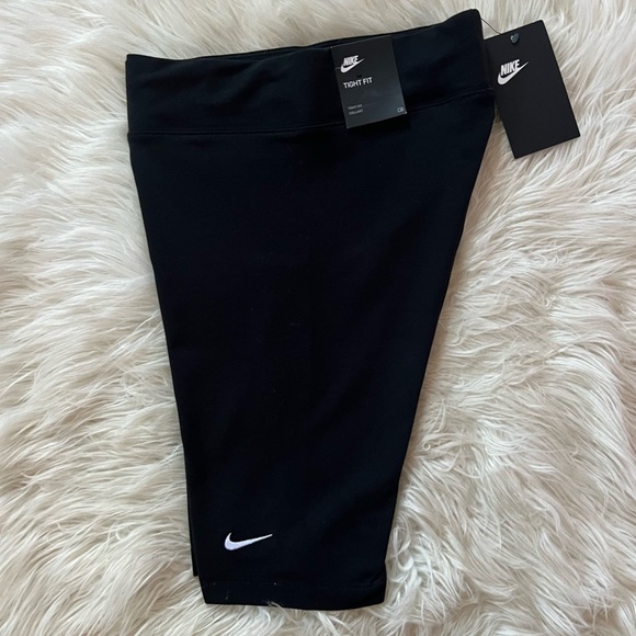 ✰ nike biker shorts ✰ - Picture 2 of 3